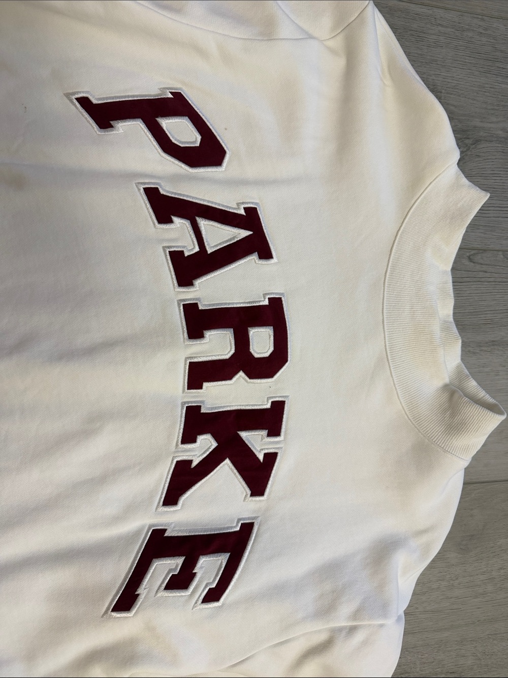 PARKE MOCKNECK White Sweatshirt with Burgundy Lettering - Picture 2 of 6